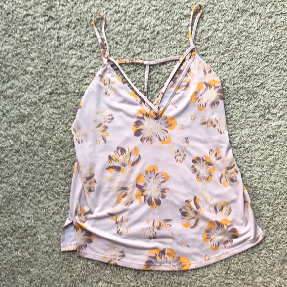 Tank - Picture 2 of 5